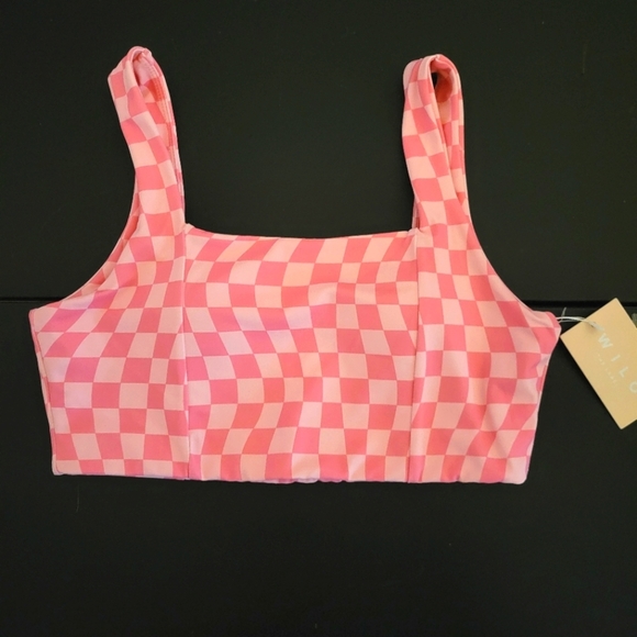 🆕️ Wilo Pink Checkered Sports Bra - Picture 1 of 3